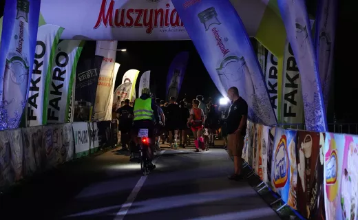 Ostatnie piątkowe zmagania na Festiwalu Biegowym. Ruszył Bieg Nocny na 7 km - 49